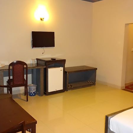 Hotel Sky Towers Karachi Esterno foto
