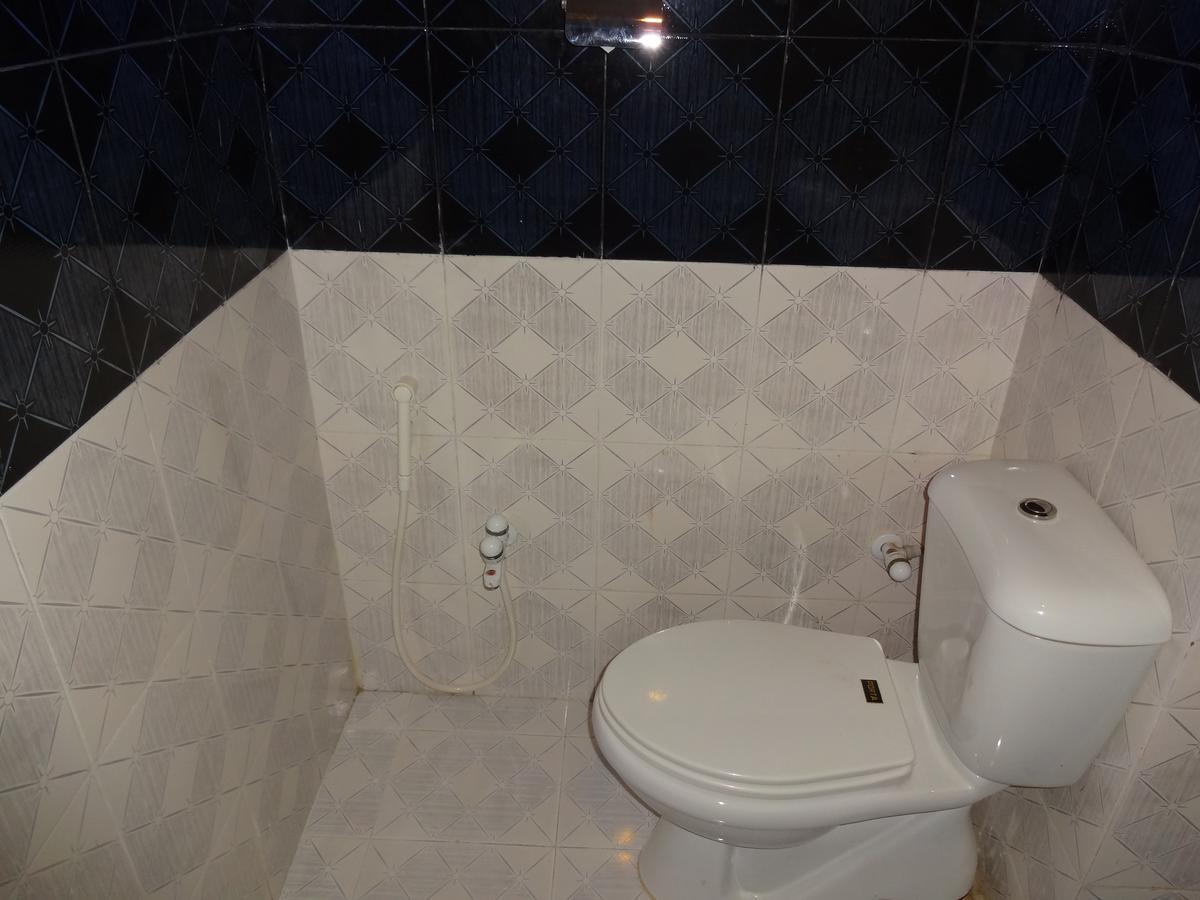 Hotel Sky Towers Karachi Esterno foto